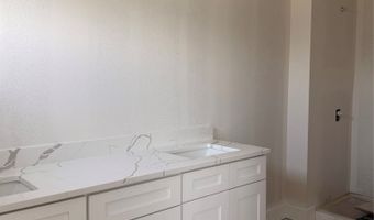 521 S 4th St, Adel, IA 50003