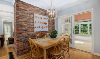 10 Buttonwood Rd, Bedford, NH 03110