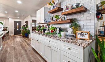 811 NW 7th St, Andrews, TX 79714