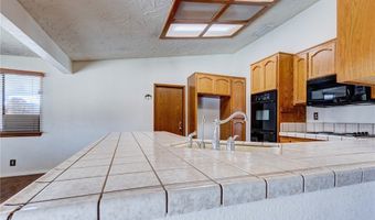 14076 Wawona Rd, Apple Valley, CA 92307