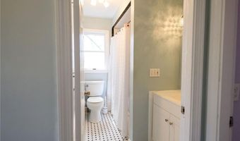 21 Carpenter Ave, Barrington, RI 02806
