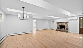 130 W Main St, North Kingstown, RI 02852