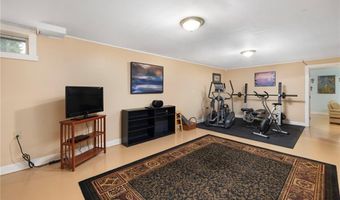 4 Wabasso Ter, Middletown, RI 02842