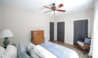 132 N Poplar St, Athens, GA 30606