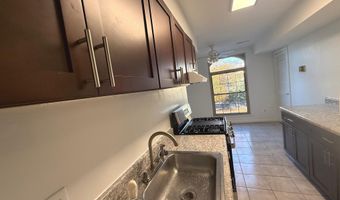 3300 WOODBURN VILLAGE Dr 23, Annandale, VA 22003