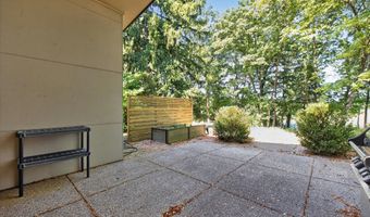 4061 Thornoaks Dr, Ann Arbor, MI 48104