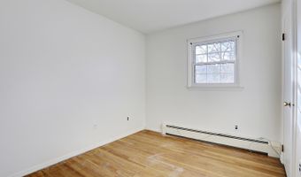 12 Van Gogh Ln, Airmont, NY 10901