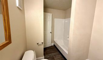 906 Rittenhouse St, Des Moines, IA 50315