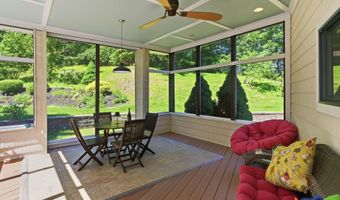 15 Chardonnay Ter, Bedford, NH 03110
