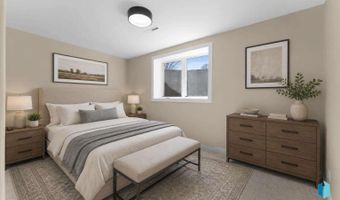 813 E Heatherwood Dr, Brandon, SD 57005