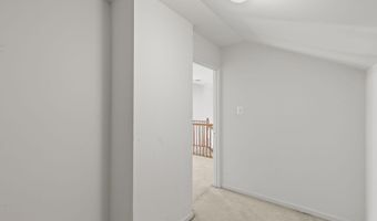 2004 GOLDEN MORNING Dr 30, Bowie, MD 20721