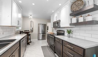 113 S 5th Ave, Brandon, SD 57005