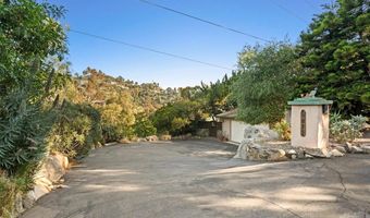 9835 Edgelake Dr, La Mesa, CA 91941