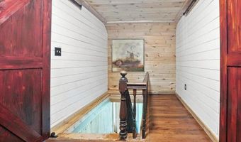 817 Riverside Dr, Augusta, ME 04330