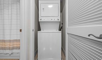 1111 ORONOCO St 326, Alexandria, VA 22314