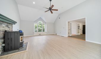 95 Lady Slipper Ln, Chester, NH 03036