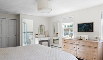 320 Stone Ridge Dr, East Greenwich, RI 02818