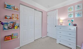 1452 Cedar Bluff Dr, Ballwin, MO 63021