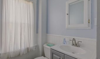 24 Thurston Ave, Newport, RI 02840