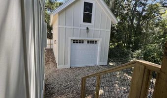 216 15th St, Apalachicola, FL 32320