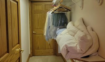 611 Spring View Cir, Beatrice, NE 68310