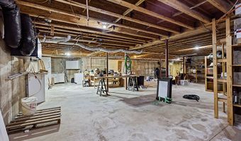 5 Little Village Ln, Belgrade, ME 04917