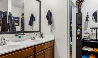 202 W SEVEN SEAS Dr, Casa Grande, AZ 85122