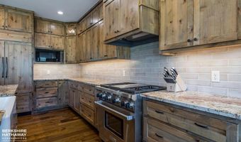 32 Big Creek Dr, Cody, WY 82414
