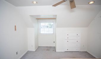 836 DEVENNEY Dr, Bellmawr, NJ 08031