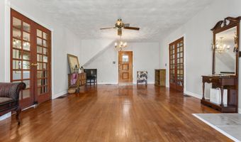 90 Grand Ave, Beattyville, KY 41311