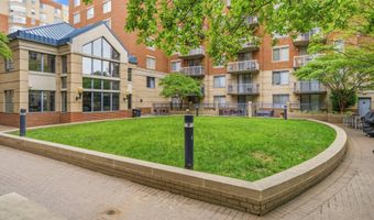 3830 9TH St N 109W, Arlington, VA 22203