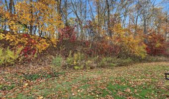 40 Woodridge Dr 40, Cheshire, CT 06410