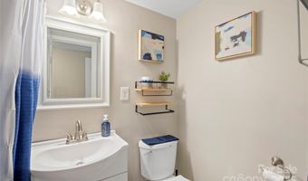 1914 Bonnie Ln, Charlotte, NC 28213