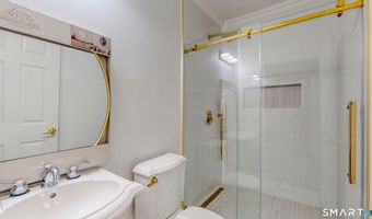 14 Woodcrest Ln 14, Danbury, CT 06810
