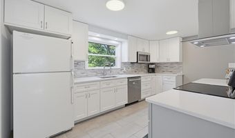 15 Austin Dr, Cumberland, RI 02864