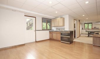 3 Larissa Ct, Airmont, NY 10952