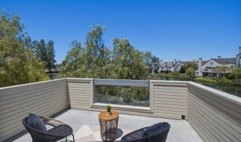 7 Courageous Ct D52, Alameda, CA 94501