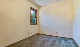 6720 S Shore Dr, Altoona, WI 54720