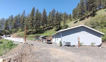 400 Bobcat Dr, Ahsahka, ID 83520