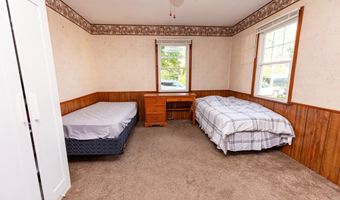 302 E Pasadena Pl, Bridgeport, CT 06610