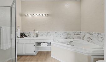 4260 N Rushwood Ct, Bel Aire, KS 67226