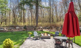 40 Lloyd Bowen Ct, Glocester, RI 02814