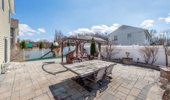 75 White St, Andover, NJ 07801