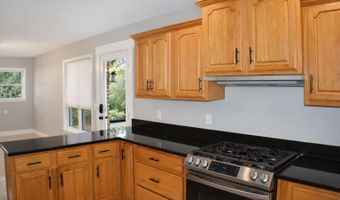 702 Center Dr W, Beaufort, SC 29902