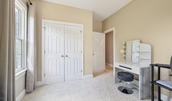 1818 Misty Hollow Ln, Apex, NC 27502