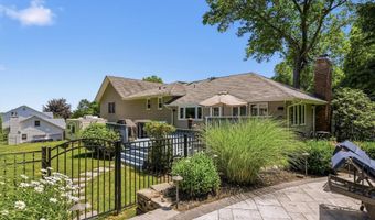 6 Biret Dr, Airmont, NY 10952