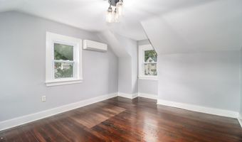 79 W Wooster St, Danbury, CT 06810