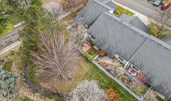 235 Meadow Dr, Ashland, OR 97520
