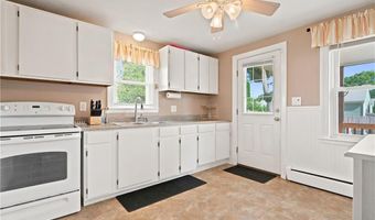 142 Mowry Ave, Cumberland, RI 02864