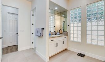 11251 La Madre Ridge Dr, Las Vegas, NV 89135